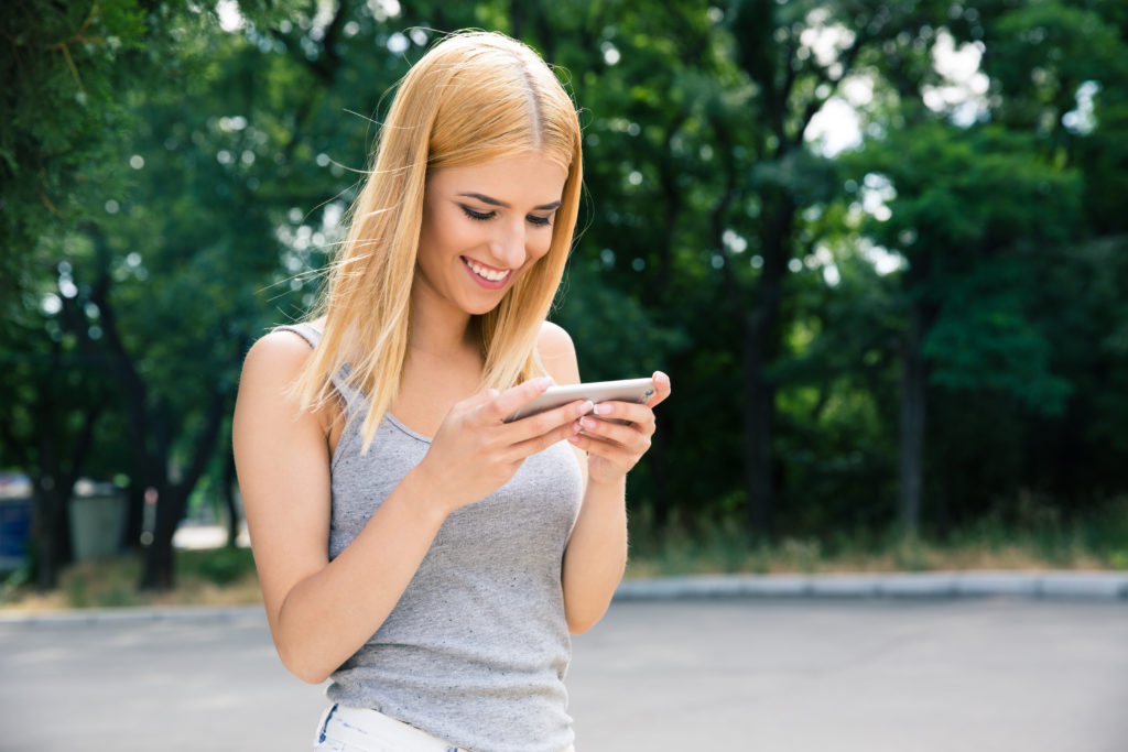 Why Prepaid Phones Are the Best Starter Phone for Your Teen - Checkexpress